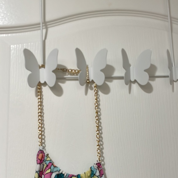 Cute adjustable “bandana” shirt. - Picture 2 of 4